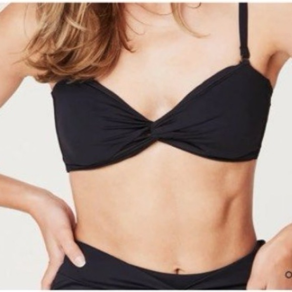 NWT- ANDIE SWIM CAPRI BIKINI TOP, SIZE L